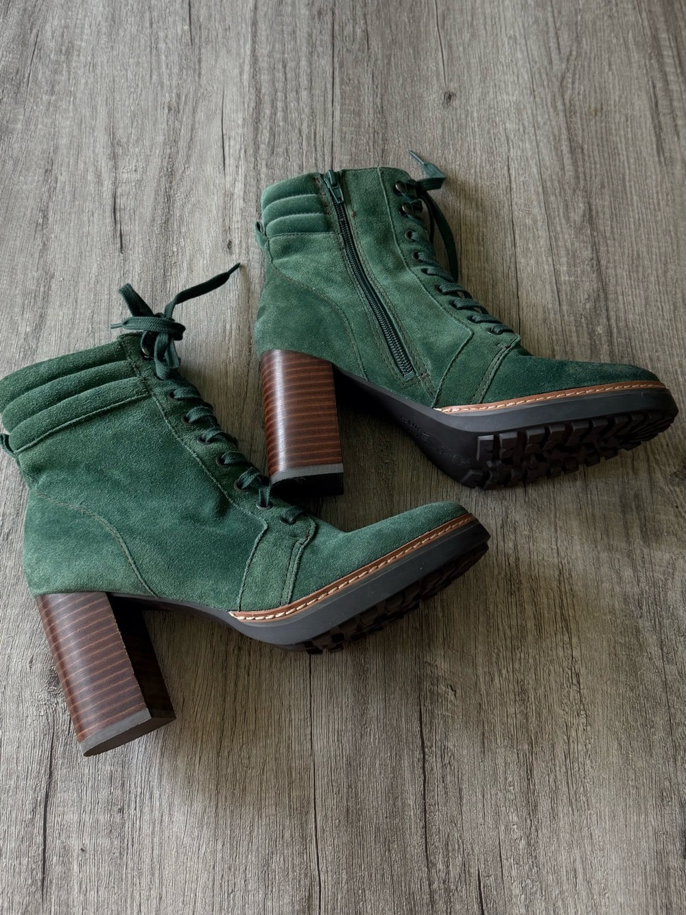 Naturalizer Women’s Green Suede Lace-Up Block Heel Ankle Boots size 8